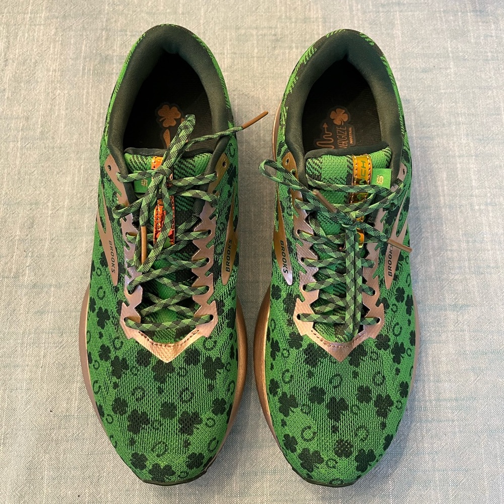 Brooks Launch 6 Run Lucky Green Gold St Patrick’s Day sneakers
